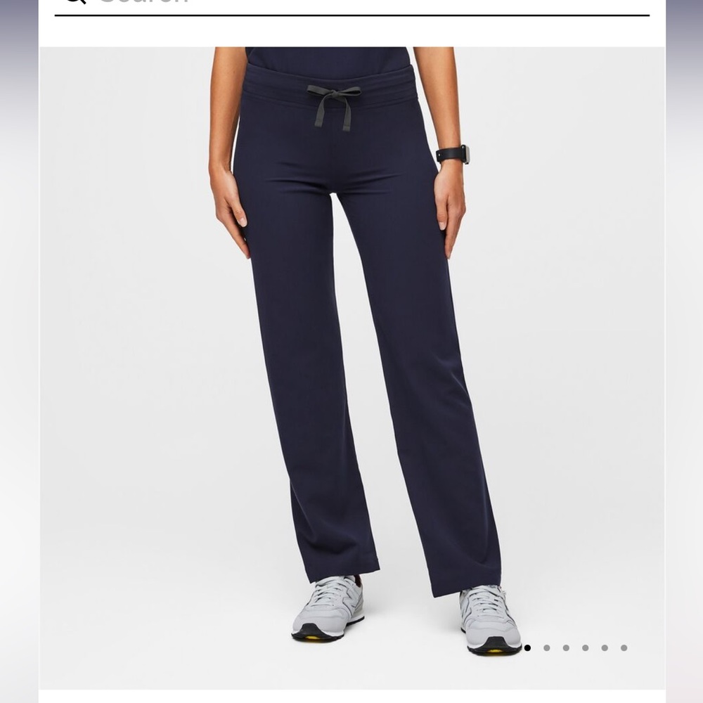 FIGS Women’s Livingston Basic Scrub Pants in Navy